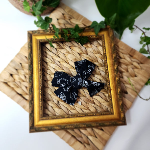 Boucle - Items du plombier monochrome